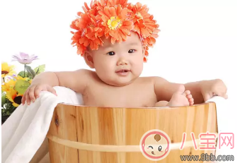 新手爸媽夏季給初生兒洗澡莫慌張 掌握方法最重要