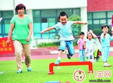 這個(gè)夏天和寶寶一起做運(yùn)動(dòng) 親子運(yùn)動(dòng)流程
