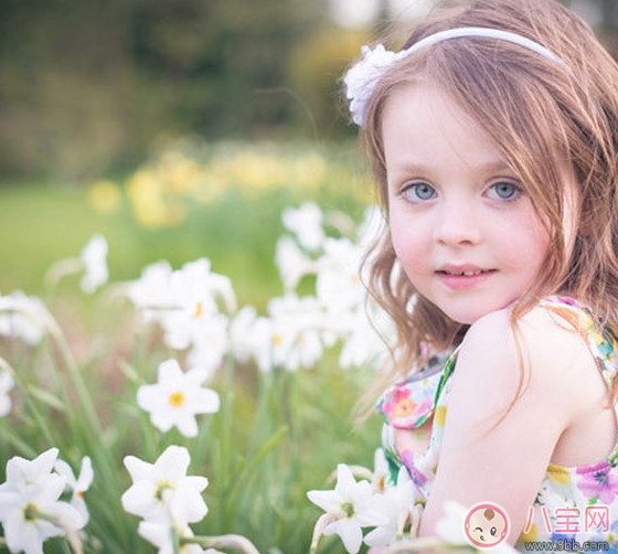 胎教小故事 愛笑的小花