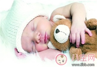 孩子哪些睡覺姿勢不正確    錯誤的睡姿對孩子的影響很嚴重