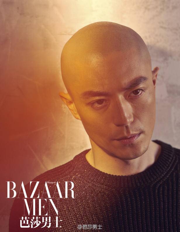 霍建華光頭形象登《芭莎男士》12月刊封面