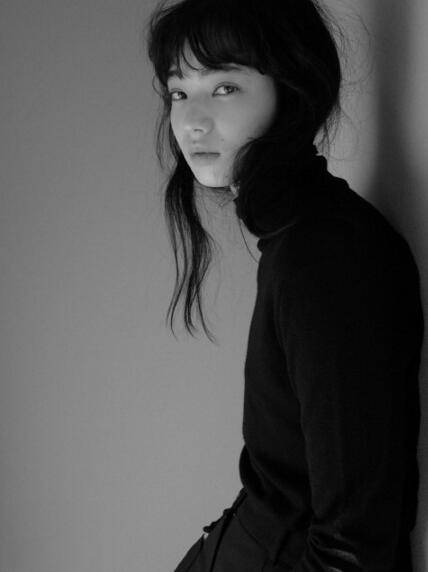 小松菜奈時尚雜志寫真大片 性感嫵媚展現(xiàn)的淋漓盡致