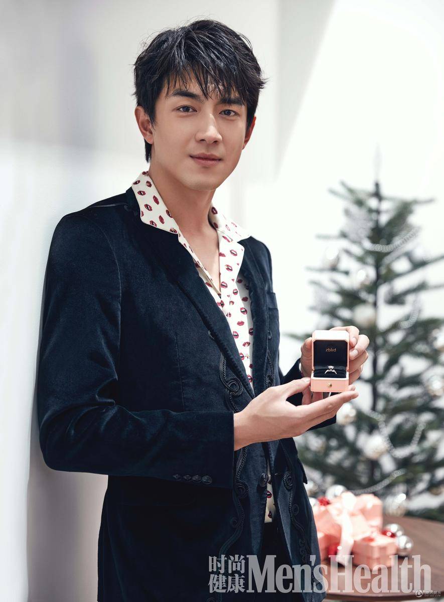 林更新12月雜志封面寫真 紳士氣質盡顯男友力