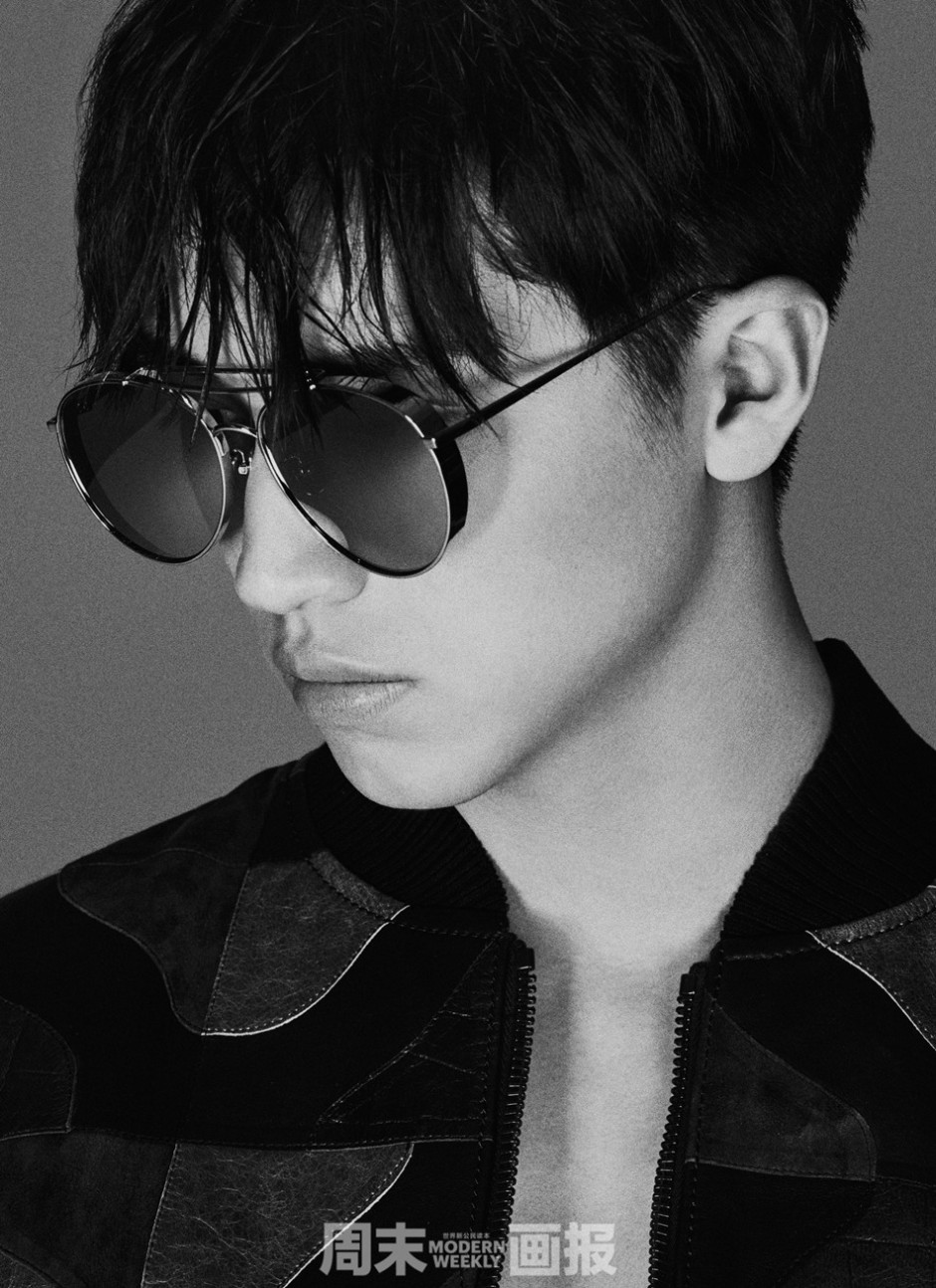 人氣偶像許魏洲雜志封面 雙目透視三月春光