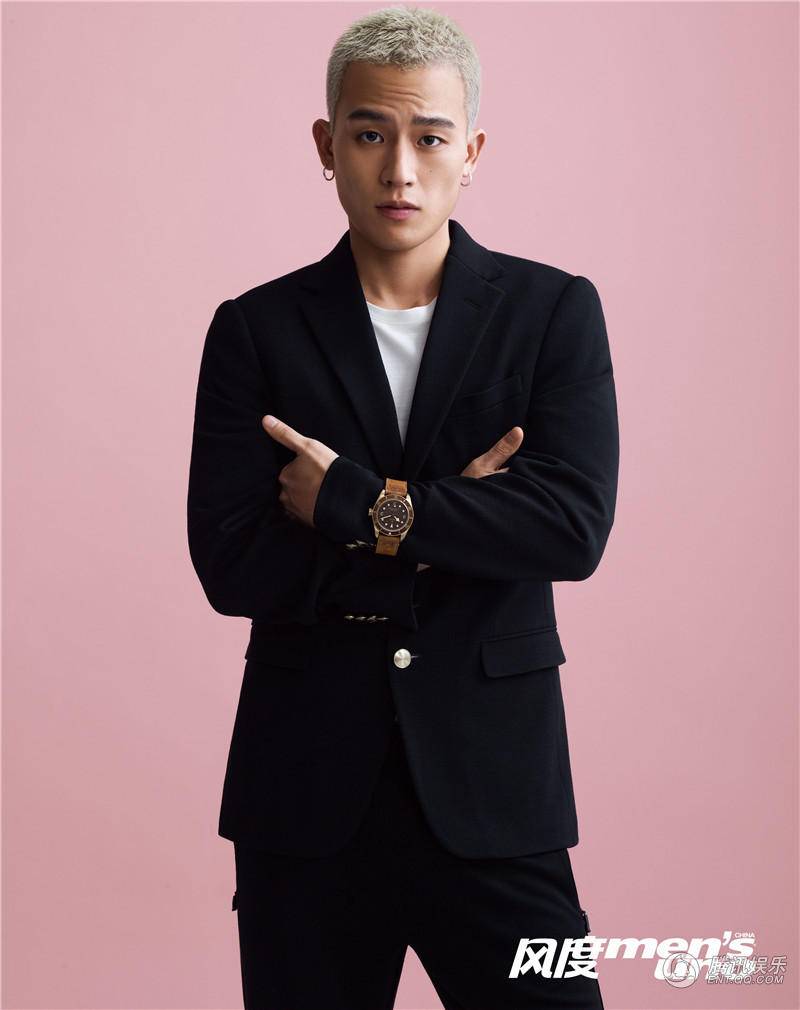 歐豪最新封面寫(xiě)真照 變身雙面男票魅力爆表