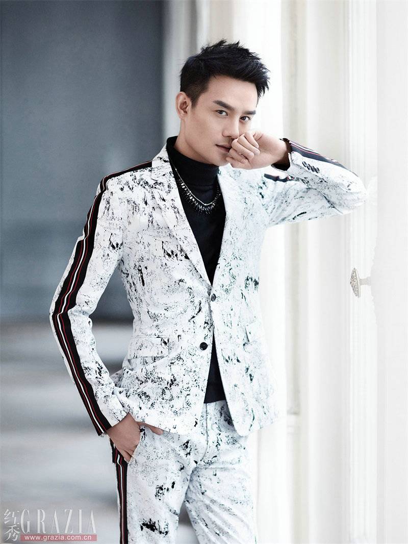 王凱登時尚雜志封面 優(yōu)質(zhì)輕熟男邂逅法式浪漫