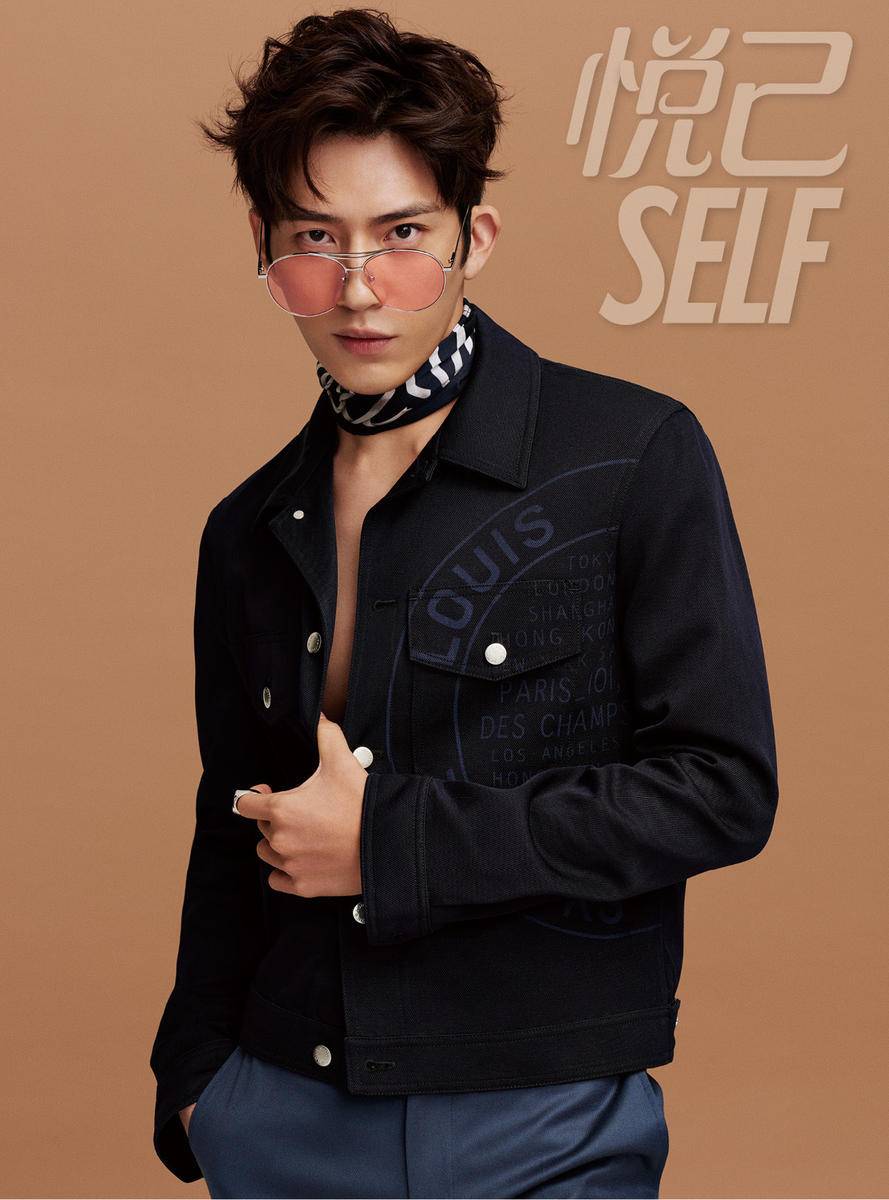 井柏然登《悅己》雜志十二月刊 從貴族紳士到俏皮少年