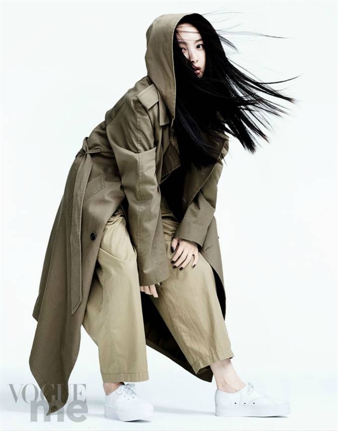 宋茜《VogueMe》雜志攝影高清圖片 眼神凌厲攻力十足