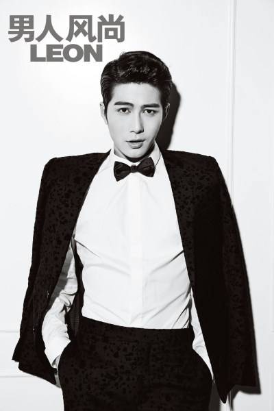 陳學(xué)冬雜志黑白復(fù)古大片 化身名門“貴公子”