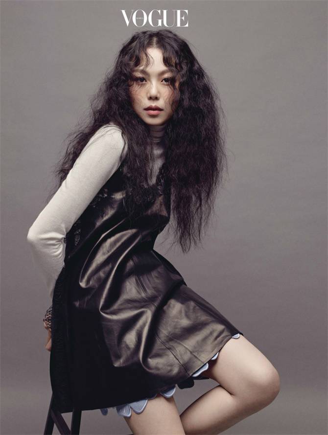 河正宇金敏喜登韓國(guó)版《VOGUE》雜志六月刊封面