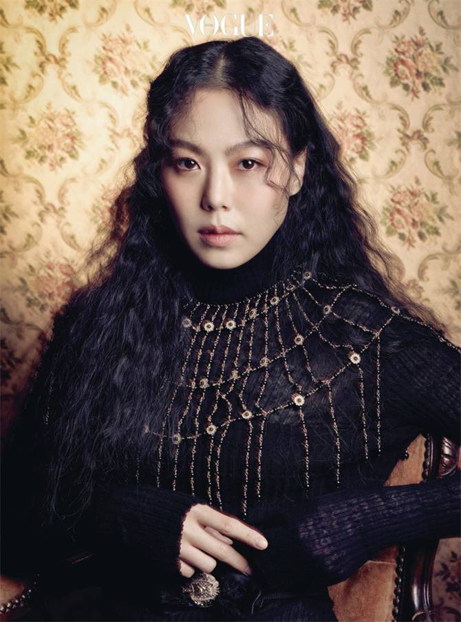 河正宇金敏喜登韓國(guó)版《VOGUE》雜志六月刊封面