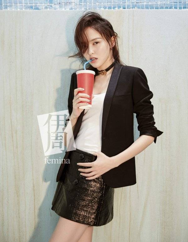 《伊周》攜手唐嫣拍攝封面寫真 女王氣場(chǎng)總裁范兒