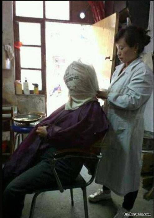 爆笑內(nèi)涵圖片之女廁還有這種東西?