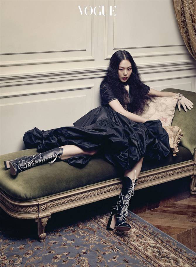 河正宇金敏喜登韓國(guó)版《VOGUE》雜志六月刊封面