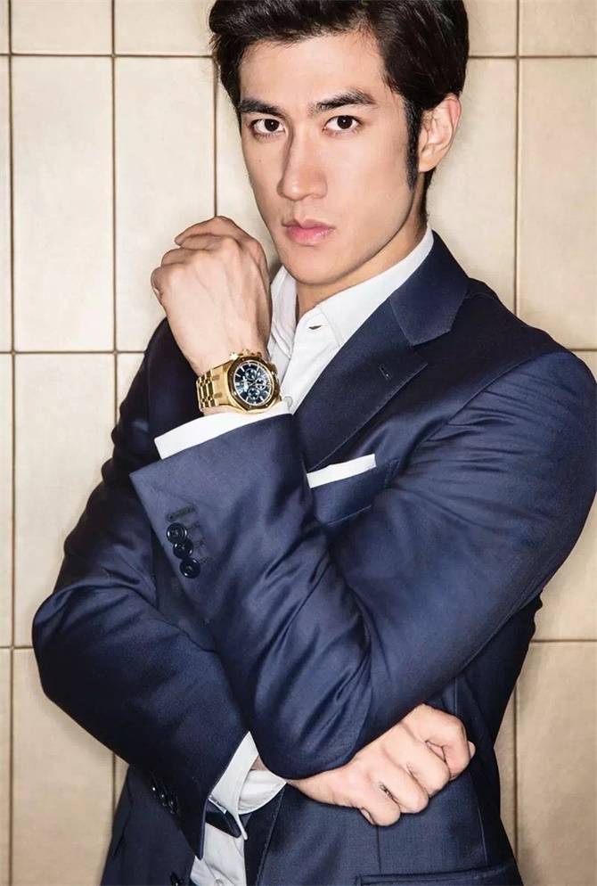 《時(shí)裝男士》六月刊 李治廷時(shí)尚穿著詮釋獨(dú)特武林哲學(xué)