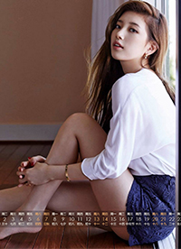 2016年8月優(yōu)雅知性美女日歷圖片