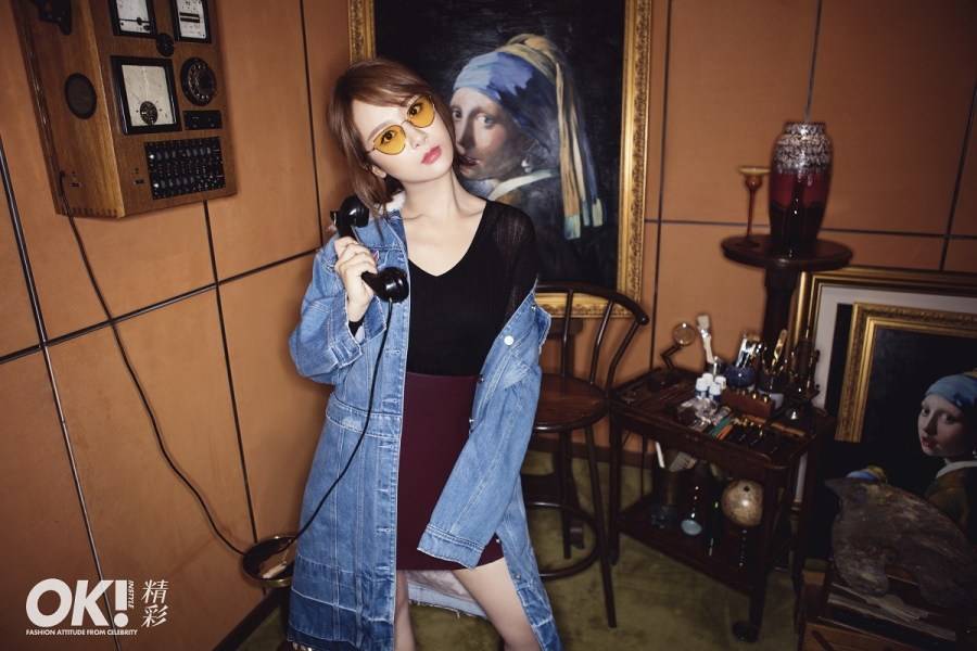 楊紫時(shí)尚少女雜志封面 俏皮可愛(ài)曬童趣