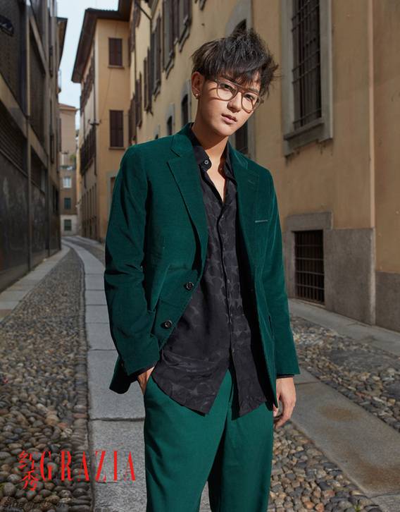 黃子韜最新寫真大片曝光 清新不羈帥氣時(shí)尚