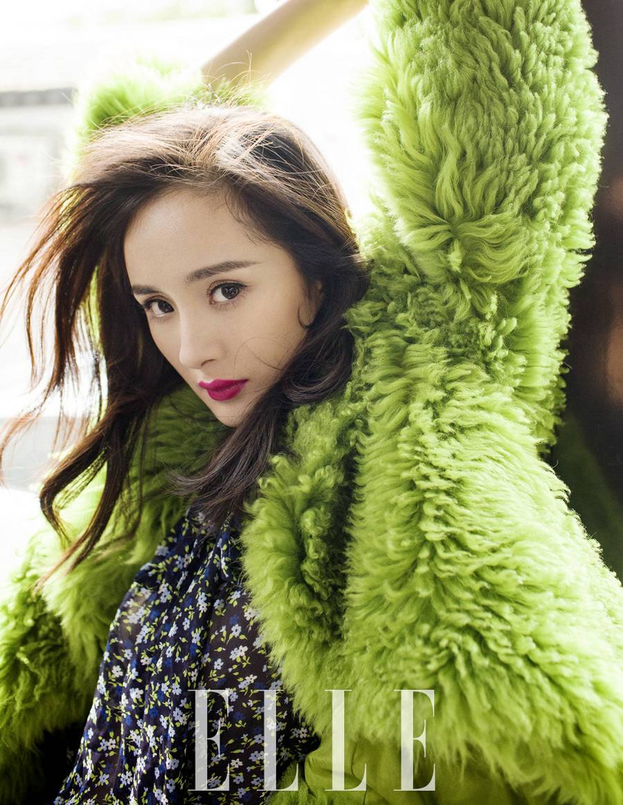 楊冪時(shí)尚封面大片 紅唇綠襖好妖艷