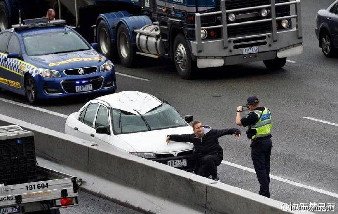 搞笑內(nèi)涵圖之喵星人:我仿佛聞到了小魚(yú)干的味道