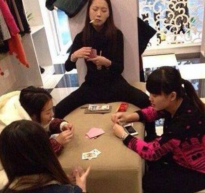 這樣的女漢子反正我見(jiàn)到就怕了！