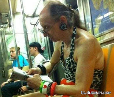 搞笑內(nèi)涵圖片之拔下來那一刻我好方