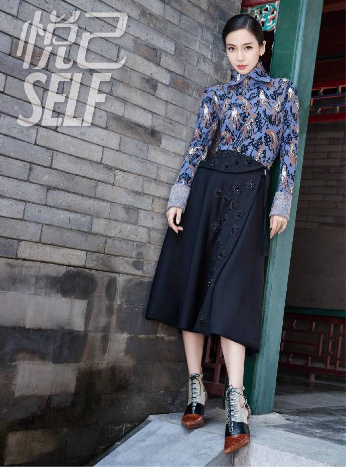 angelababy雜志封面大片曝光 清風拂發(fā)演繹唯美中國風