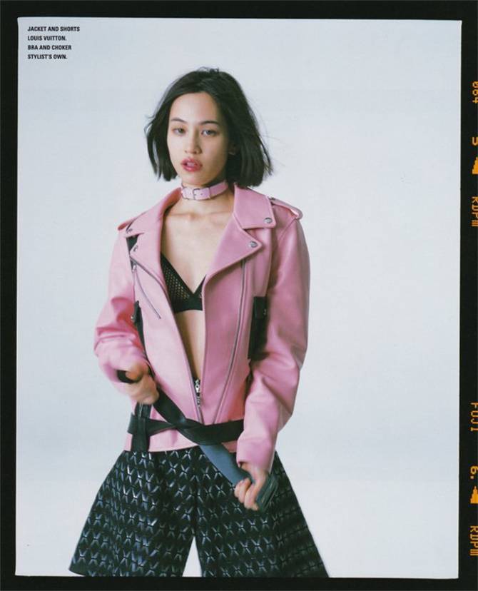 日本女星水原希子性感登《i-D Japan》創(chuàng)刊號(hào)封面