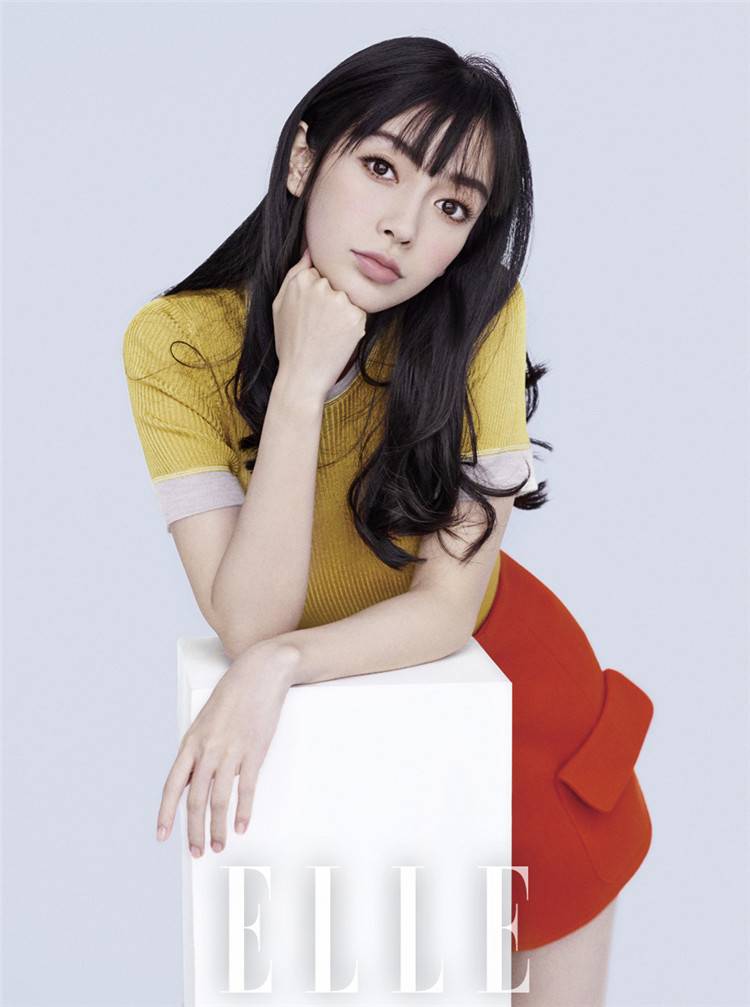 &ldquo;準(zhǔn)媽媽&rdquo;baby最新寫真 齊劉海大眼萌似少女