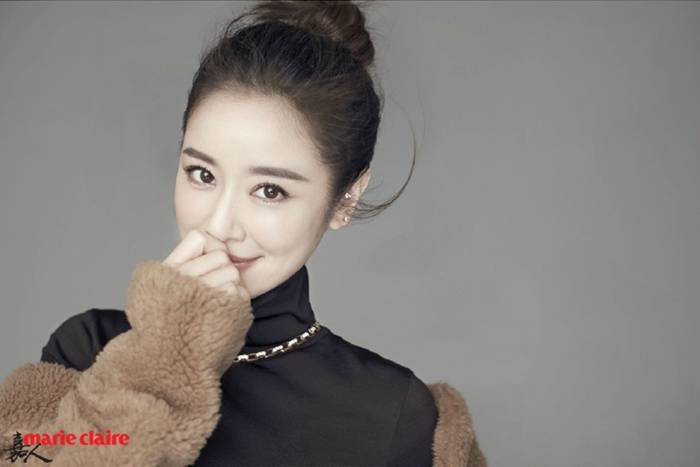 林心如登《嘉人》雜志封面 大秀玉頸美背