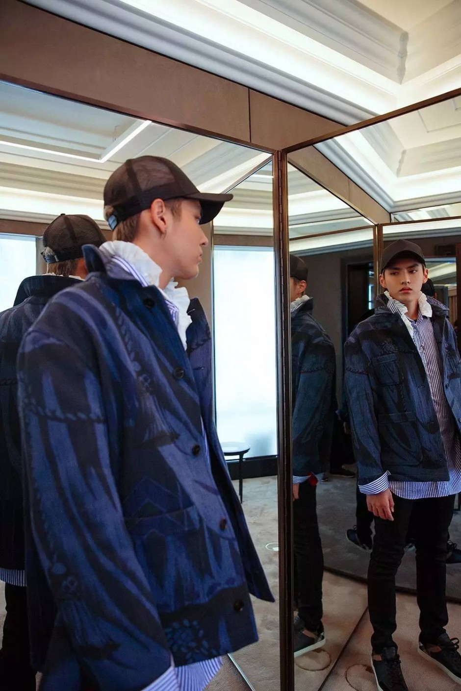 吳亦凡雜志封面圖 眼神犀利變身冷峻型男