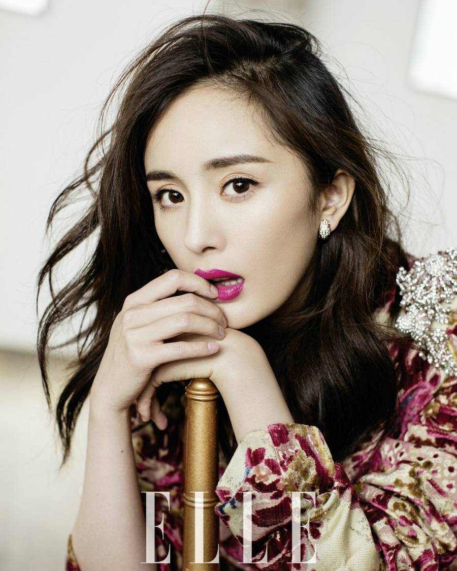 楊冪時尚封面大片 紅唇綠襖好妖艷