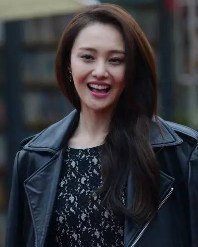 相愛穿梭千年鄭爽發(fā)型大盤點(diǎn) 簡(jiǎn)直美到?jīng)]朋友