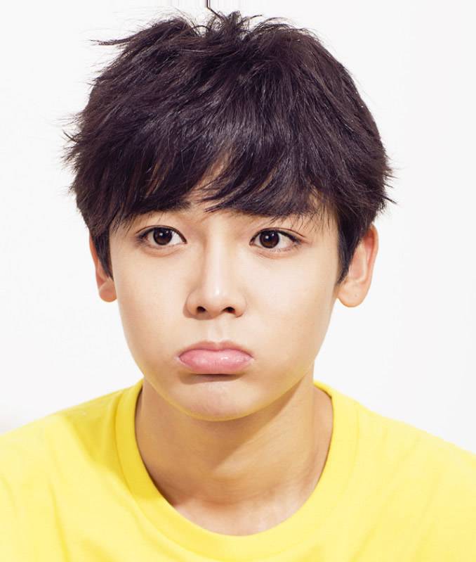 男生劉海發(fā)型分享 侯明昊造型青春洋溢