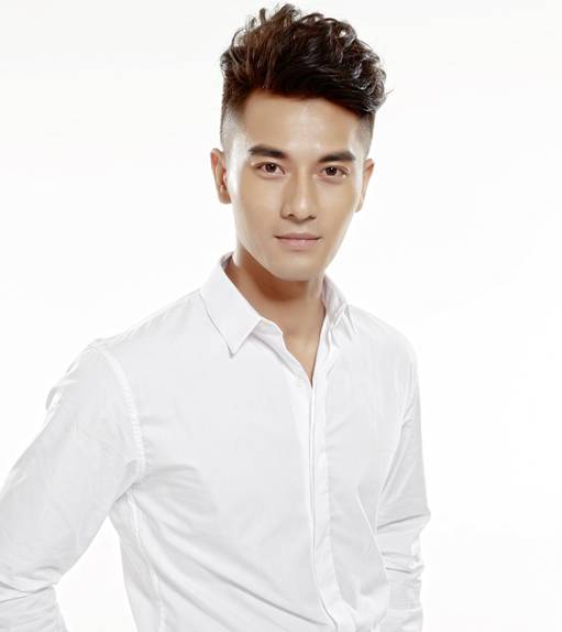 男生成熟發(fā)型自然利落盡顯紳士范兒