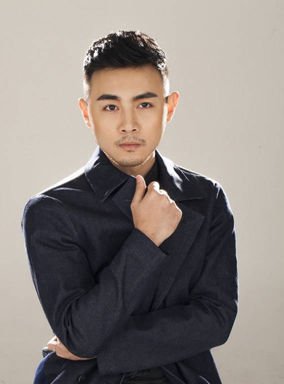 張?zhí)祢U英倫發(fā)型紳士范兒彰顯無(wú)疑