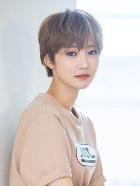 高俊熙短發(fā)時尚造型 帥氣中又不失溫柔