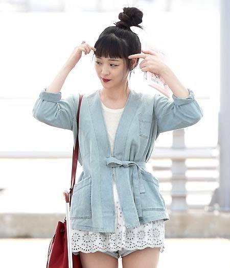 韓國(guó)女明星發(fā)型 雪莉眉上短劉海丸子頭青春洋溢