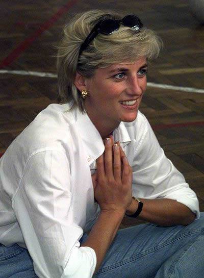 近代女明星發(fā)型圖片 百變造型引領(lǐng)時尚潮流