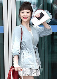 韓國(guó)女明星發(fā)型 雪莉眉上短劉海丸子頭青春洋溢”