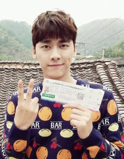 李易峰發(fā)型圖片 李易峰時尚燙發(fā)發(fā)型錦集