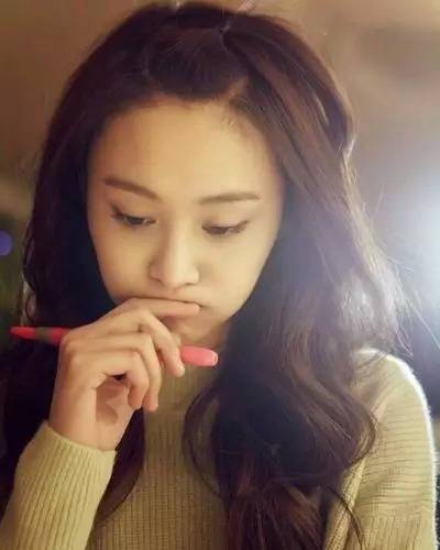 相愛穿梭千年鄭爽發(fā)型大盤點(diǎn) 簡(jiǎn)直美到?jīng)]朋友