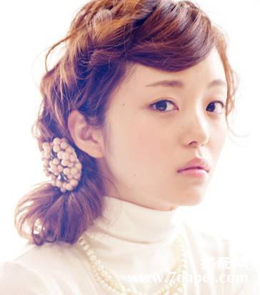 輕熟女氣質(zhì)發(fā)型 夏季清新扎法