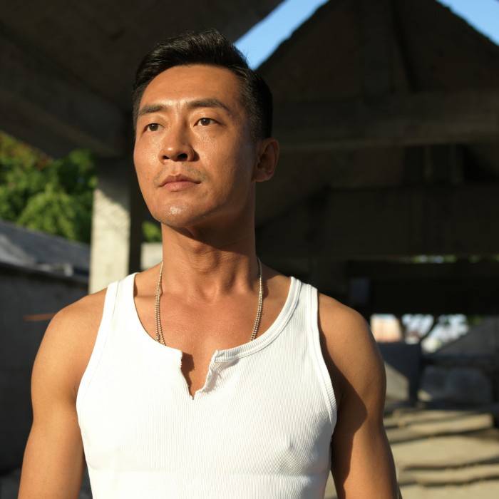 演員霍亞明最新寫真 秀健碩肌肉運(yùn)動(dòng)力爆表