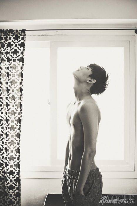 韓國男星金泰煥肌肉寫真 大秀身材引迷妹舔屏