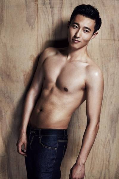 演員王森肌肉寫真曝光 陽光少年氣息十足