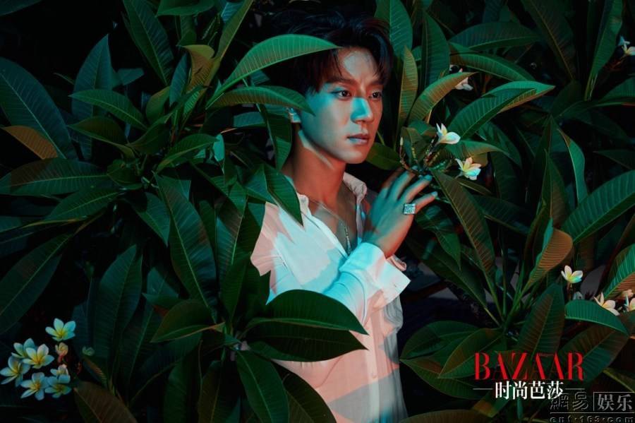 黃致列時尚大片寫真照 肌肉猛男展現(xiàn)野性魅力