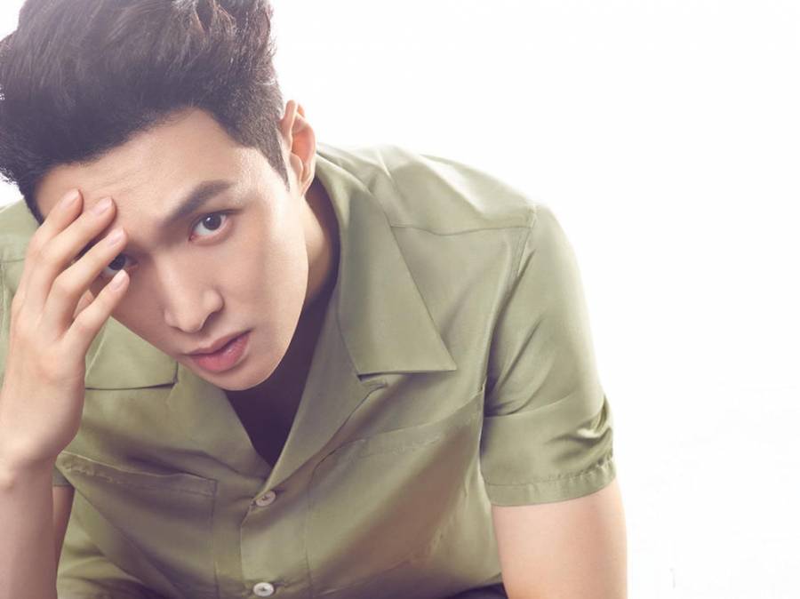 張藝興肌肉性感寫(xiě)真照 大秀人魚(yú)線