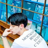 禁欲系高冷型男生頭像圖片