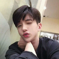 帥氣拋媚眼短發(fā)型男頭像圖片